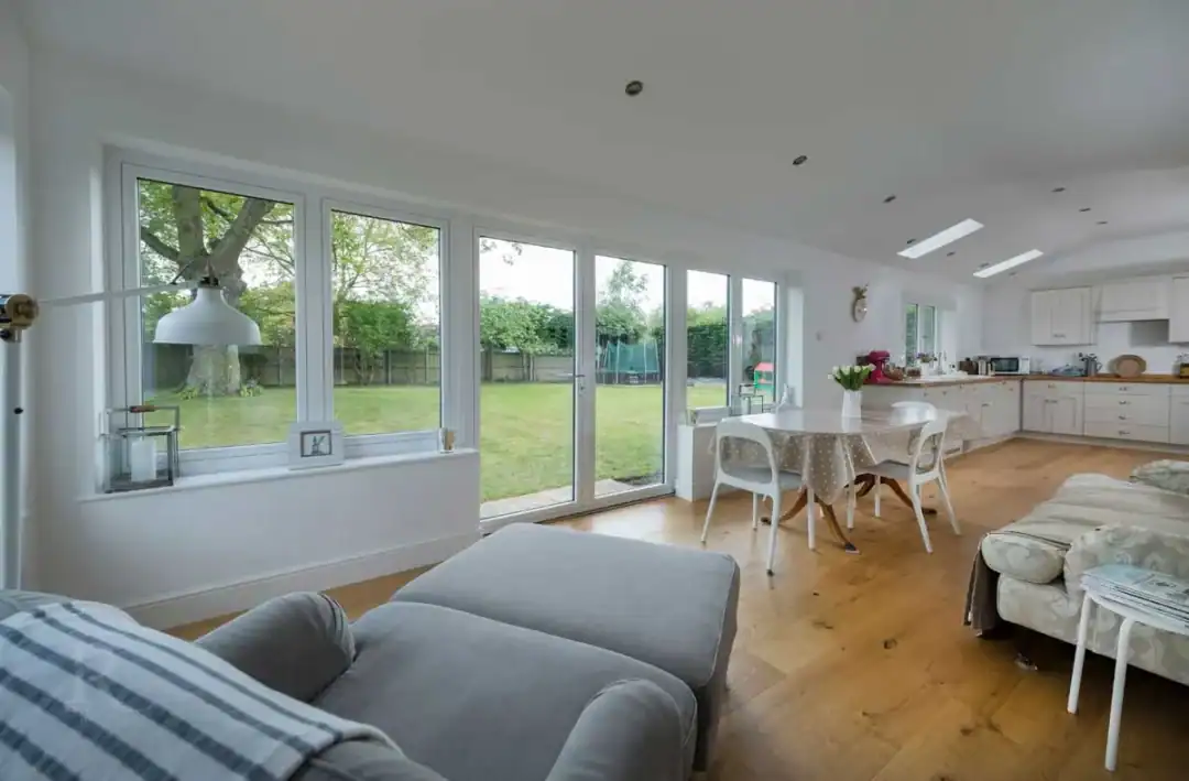 Residence R7 windows and doors