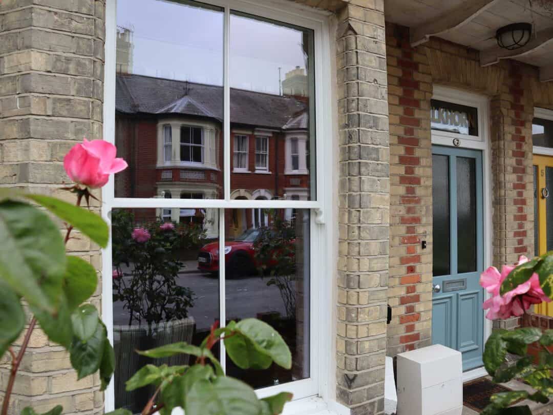 Town house sliding sash window